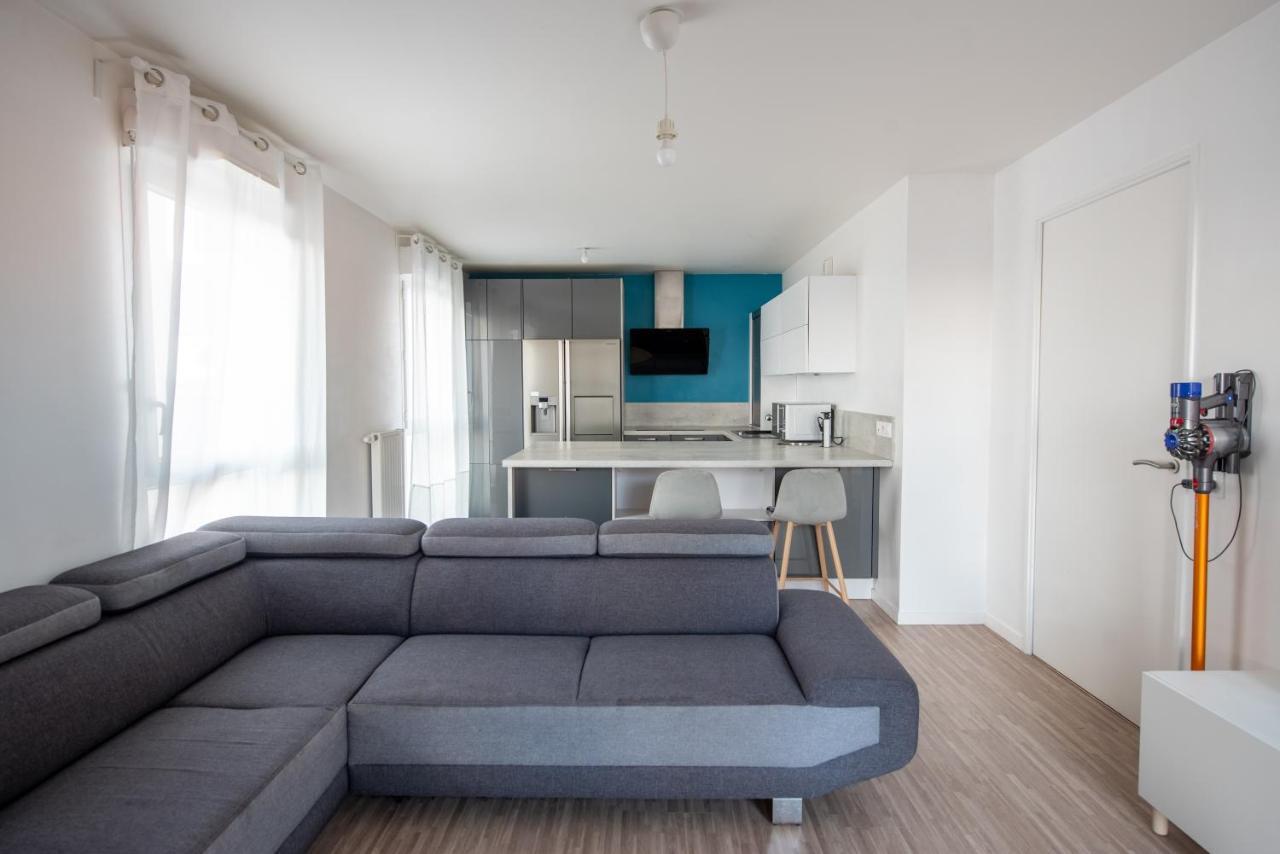 Appartements De 2 Ou 3 Chambres A 40 Minutes De Paris Courcouronnes Exterior photo